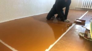 Как покрасить старое двп . Половой краской.  Ремонт продолжается в зале. Приятного просмотра.