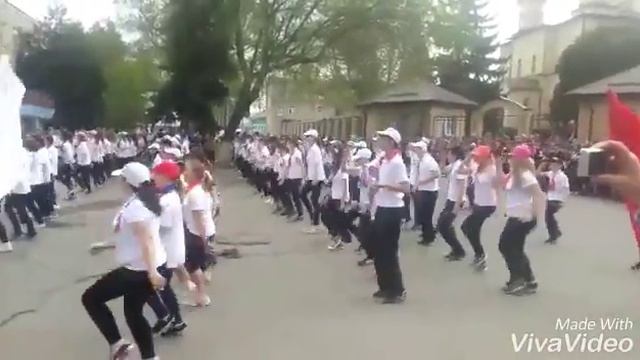 Флешмоб в Черкесске на 12 апреля, день Космонавтики? смотреть онлайн