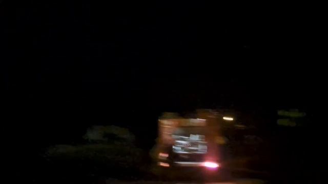 В Вольске горела бывшая общественная баня смотреть онлайн