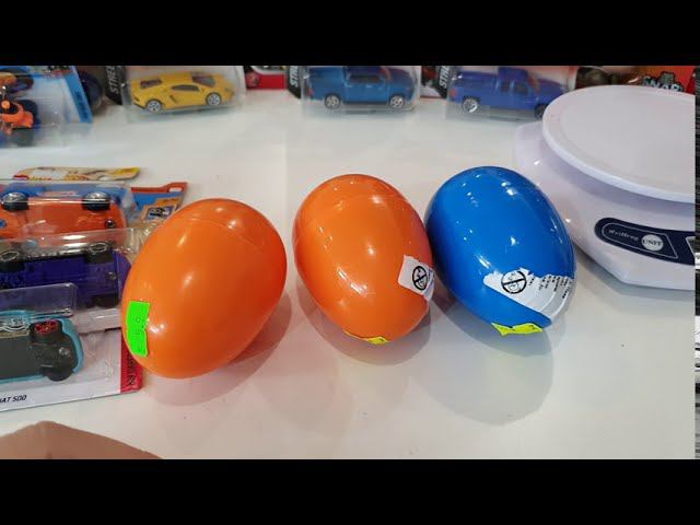 Три случайные машинки Welly из яиц. Гонка машин Welly. Тестирование машинок