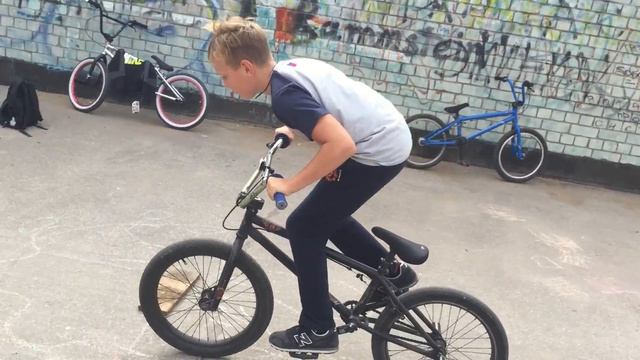Как делать бани хоп на BMX смотреть онлайн