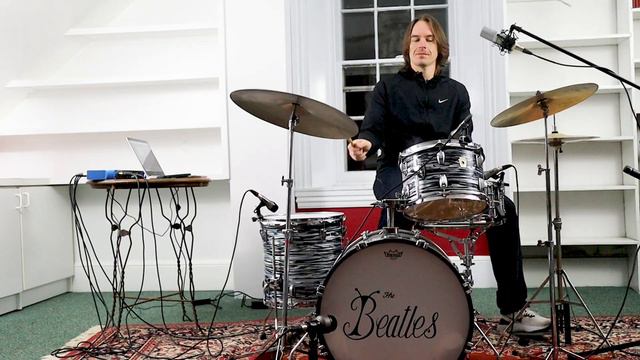 Please Please Me - The Beatles - Full Instrumental Cover смотреть онлайн