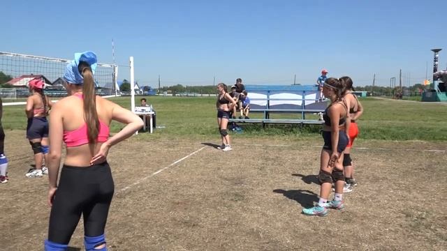 Соревнования по волейболу, девушки смотреть онлайн