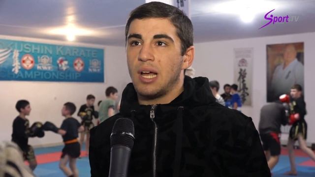 Чемпион мира и Европы по боксу Эрик Исраелян посетил бойцовский клуб «Григорян». Тренер Аршакян смотреть онлайн