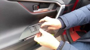 Эмбиент подсветка в дверные ручки Toyota RAV4 XA50