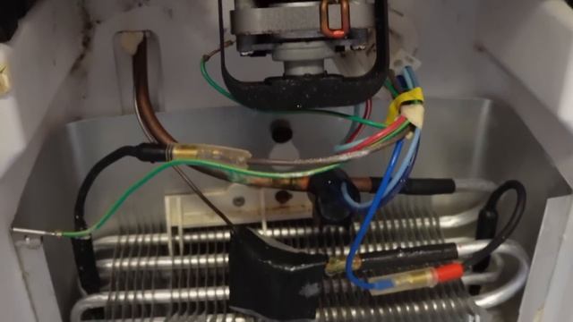 Frigidaire Refrigerator Won't Cool but Freezer is Fine - How to Inspect and Test смотреть онлайн