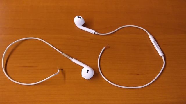 Lightning Earpods Turning Into 3.5mm Earphones