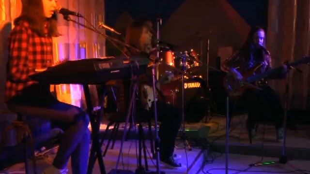 Вокально-инструментальная студия ДДТ подарила друзьям и родителям новогоднюю музыкальную феерию смотреть онлайн