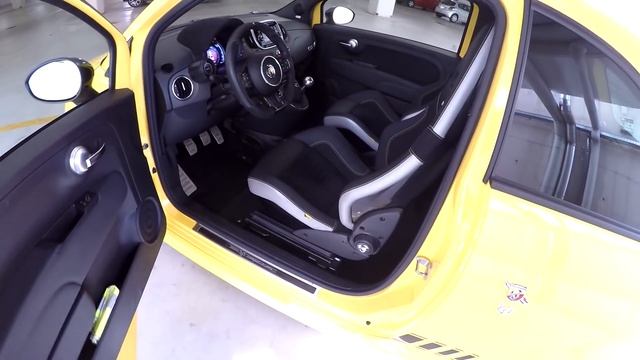2017 Abarth 595 Competizione - Full Walkaround, Start Up, Engine Sound смотреть онлайн