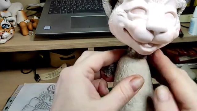 ? Тигрёнок влюблённый романтик. Урок номер 8. Клеим голову к туловищу. Наращиваем шею. смотреть онлайн