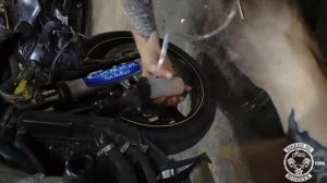 Проверка и замена тормозной жидкости suzuki gsxr 600