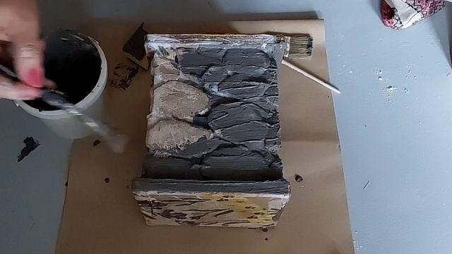 Diy//Декоративное кашпо с эффектом камня, из обычной коробки