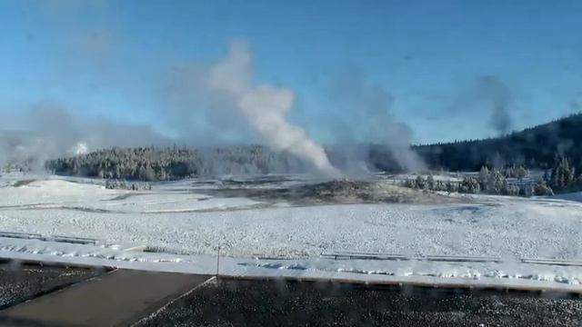 Yellowstone Supervolcano: Old Faithful - Извержение гейзеров: Супервулкане Йеллоустон смотреть онлайн