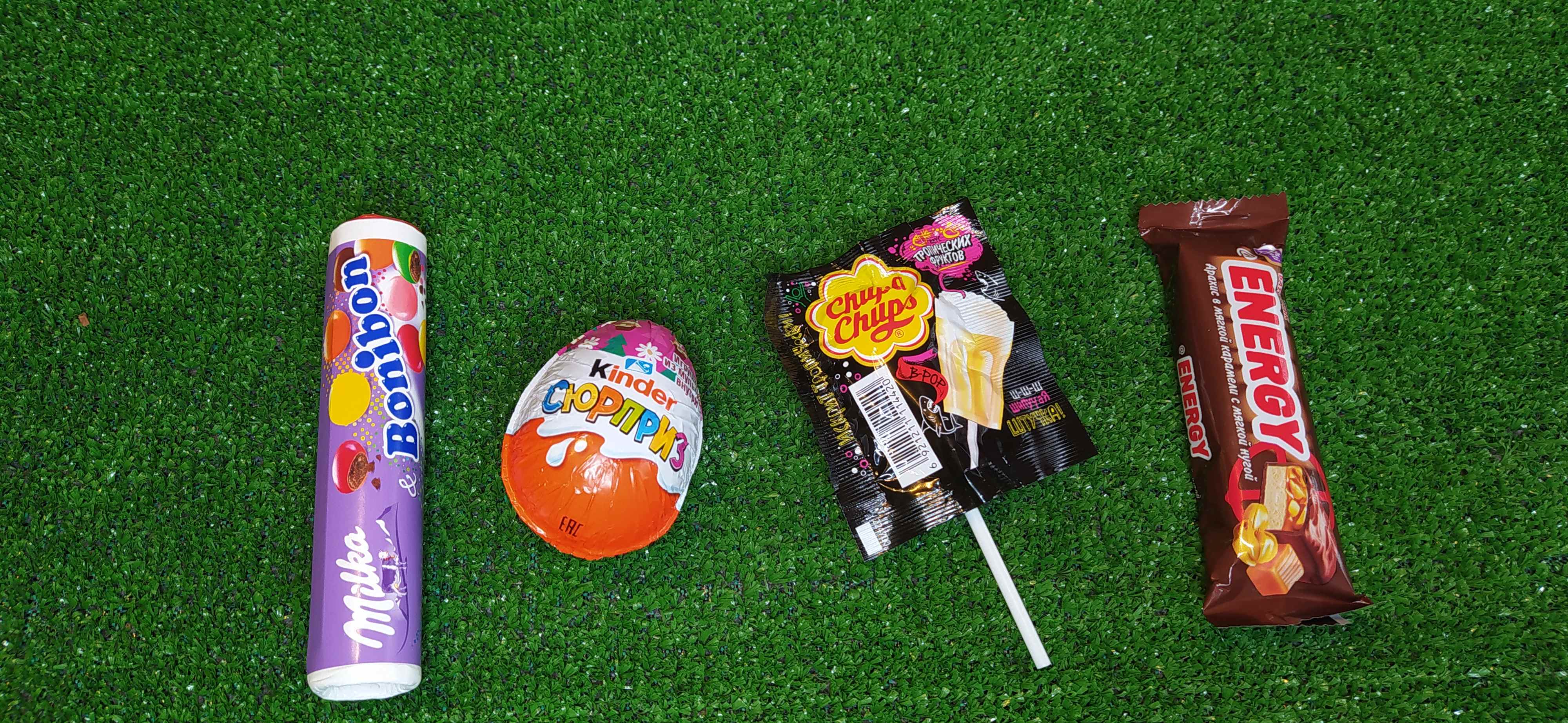 Открываю сладости.