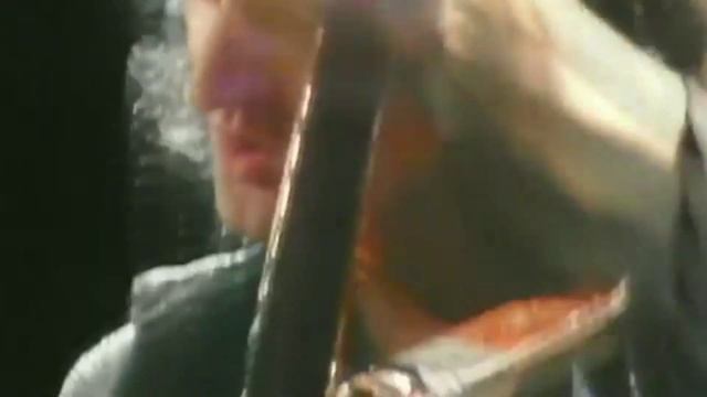 Джон Дикон, Брайан Мэй и Роджер Тейлор говорят о песне и клипе Queen - Another One Bites The Dust смотреть онлайн