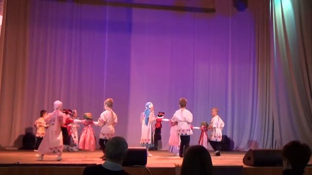 "У нас на Руси". Номер с куклами-неразлучниками смотреть онлайн