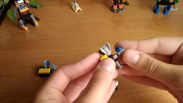 Mechs Fighting! Жёлтый мех и синий Танк. смотреть онлайн