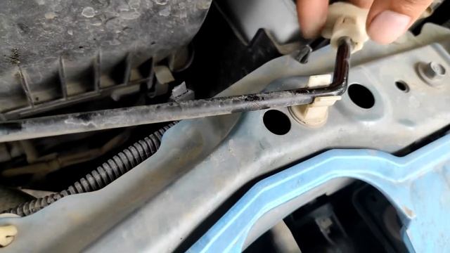 Стук в бардачке и салоне ХОНДА ФИТ исправил - причина бряканья оказалась неожиданной!!! смотреть онлайн