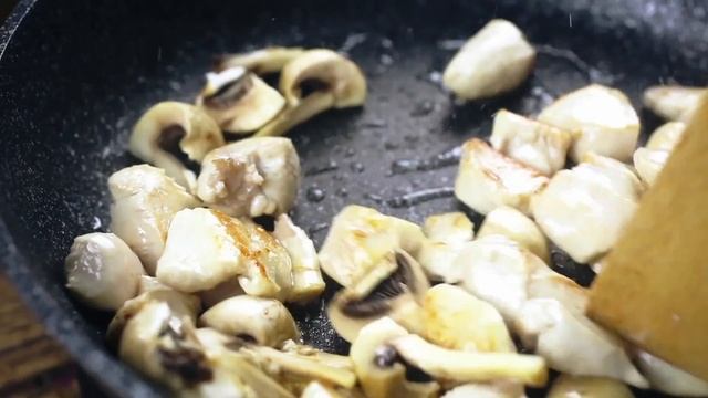 Как приготовить запеканку? Запеканка из пасты с курицей и грибами | Простой рецепт смотреть онлайн
