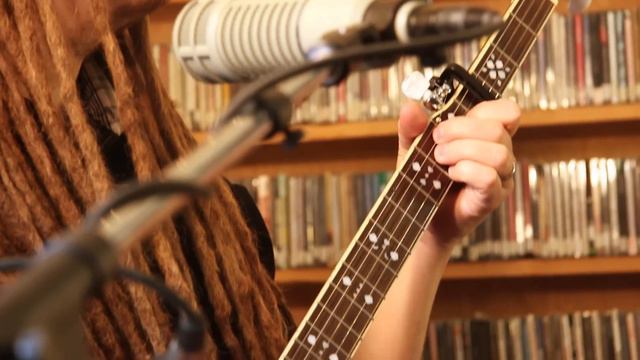 Emma Hill - "Goodbye" on KSUA Take Out смотреть онлайн