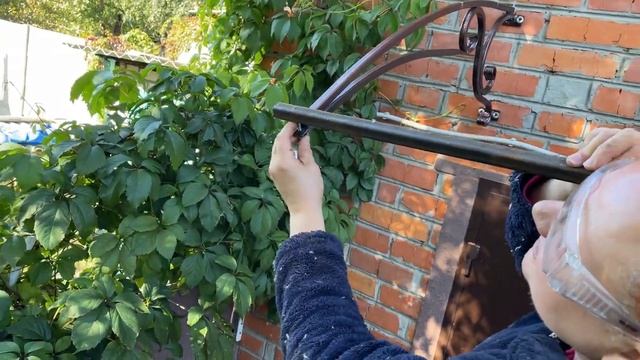 Козырёк-навес над входной дверью. Козырек из поликарбоната.Уличный козырек над входной дверью