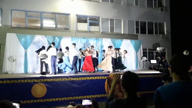 Выпускной ЭМГ 2017 смотреть онлайн