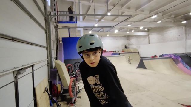 СТЁПА КУПИЛ НОВЫЙ САМОКАТ!!ОБКАТЫВАЕМ ЕГО В ФАТУМ ПАРКЕ