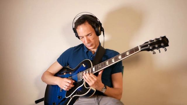 (kind of) Cherokee on my Gibson ES-137 смотреть онлайн