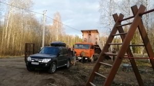 Привезли навоз на дачу. Засадили КАМАЗ.