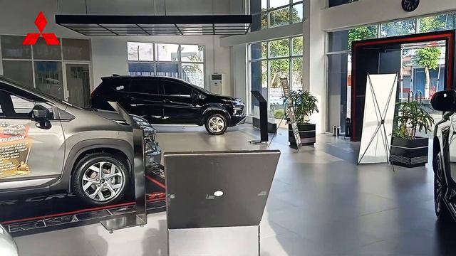 PAJERO SPORT VS NEW XPANDER CROSS#mitsubishi #mitsubishixpander #xpander #newxpandercross #pajero смотреть онлайн