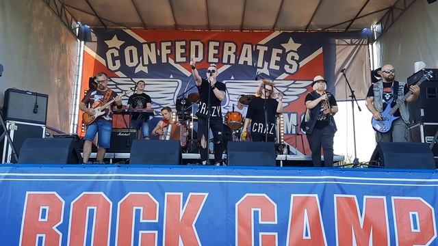 "Такое Хреновое Лето" Пётр Брок и Полугора на фесте "Rock Camp 2021" смотреть онлайн