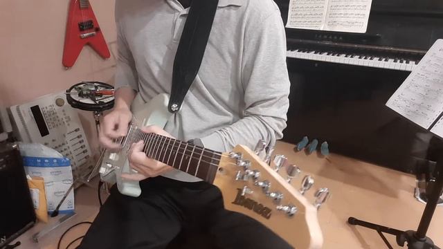 Mr.Bachie inspired by Bach IBANEZ Essentials AZES40-MGR with Boss RC-3 смотреть онлайн