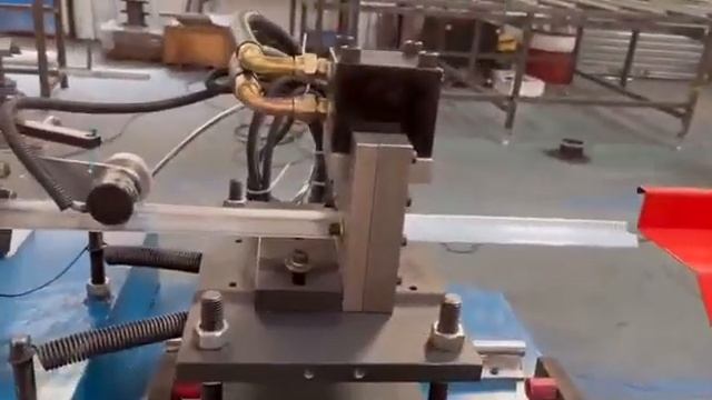 Станок для изготовления профилей для крепления клинкера в китайском заводе 2022 году