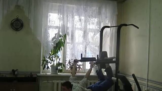 Прогиб в спине на тренажёре. смотреть онлайн