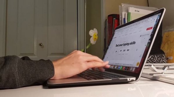 101 WPM LiveChat Typing Test