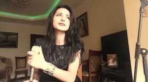 Песня Девушка красиво поёт