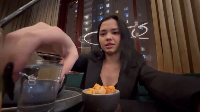 VLOG/ свиданка с молодым человеком, улетаю из Москвы?! смотреть онлайн
