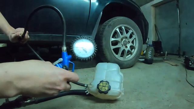 Проверка крышки расширительного бачка Opel Astra H/J A16LET смотреть онлайн
