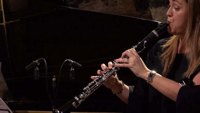 Darius Milhaud: Suite op.157b for Clarinet, Violin and Piano - Ensemble der KammerMusikKöln смотреть онлайн