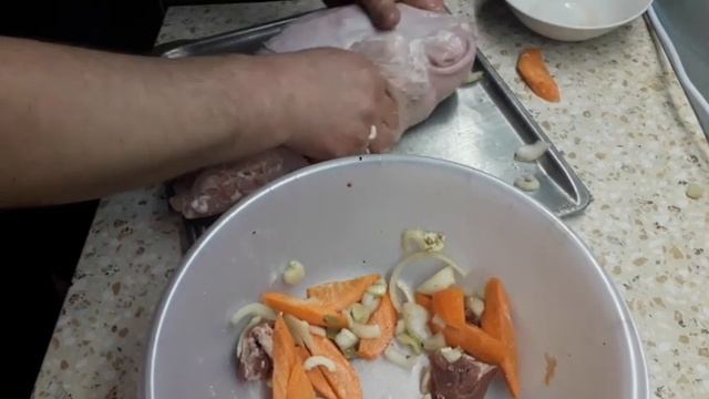 ТРЕБУХА, карын он же желудок. Готовим свиной желудрк с начинкой. смотреть онлайн