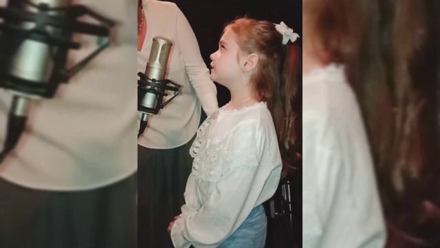 ,,Берегите белых лебедей"Музыка и слова Елены Поддубной.,,Обыкновенное чудо".Видеограф Юлия Струева смотреть онлайн