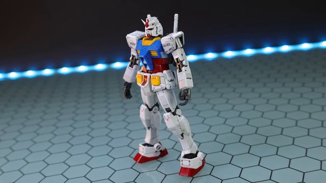 A DECADE LATER: RG 1/144 RX-78-2 Gundam Review смотреть онлайн
