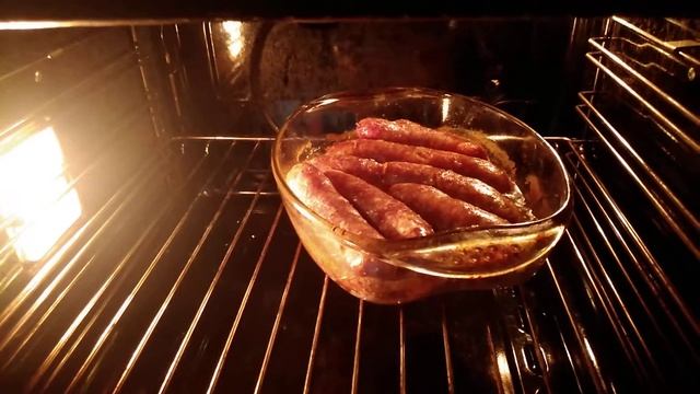 Колбаски в духовке песни распевают. смотреть онлайн
