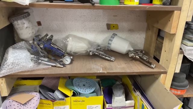 Ford Focus 2 rest. Полная покраска. (Пескоструй рамки стекла, герметик в арки, начинаем красить.)