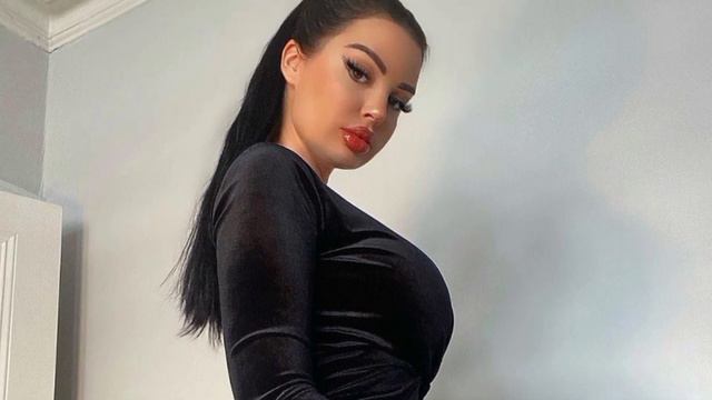 Elizabeth Georgina..Wiki Biography | age | weight | relationship | net worth | Curvy model смотреть онлайн