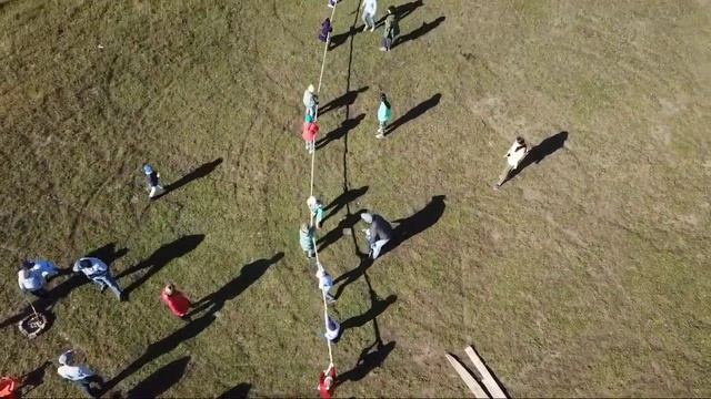 Видео с высоты,Дети тянут канат смотреть онлайн