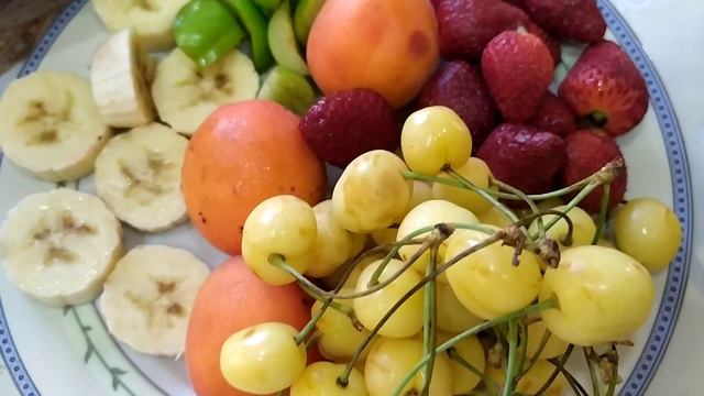 Фруктовый завтрак-насыщаем организм и защищаем от паразитов. смотреть онлайн