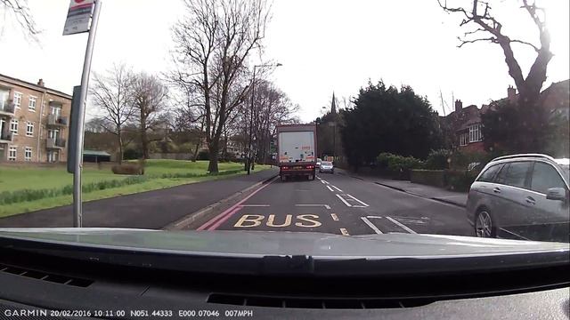 KO06VHM Mercedes M-CLASS driving on the pavement / sidewalk (3:08) смотреть онлайн