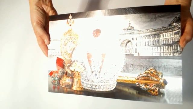 КВАРТАЛЬНЫЙ КАЛЕНДАРЬ С ПОСТЕРОМ С МИКРОТИСНЕНИЕМ И МИКРОГРАВИРОВКОЙ смотреть онлайн