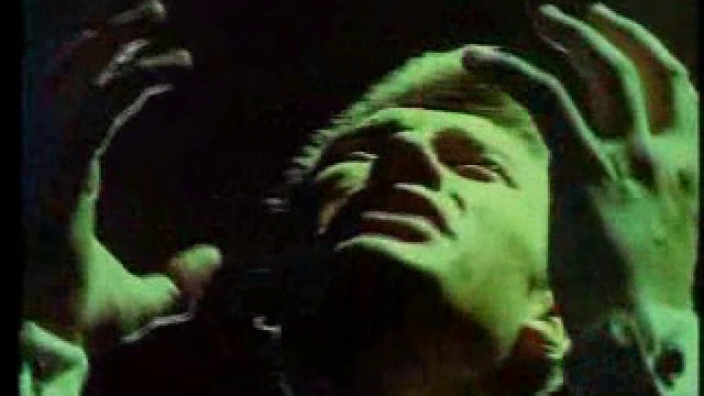 Johnny Hallyday - Pas Cette Chanson смотреть онлайн